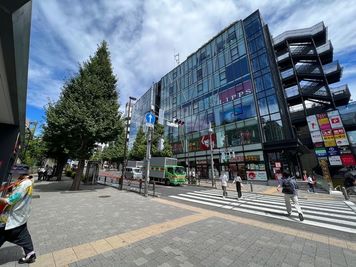 いい会議室原宿 ナポレビル２F 原宿駅徒歩1分【1名利用プラン】RoomC（4名会議室）の外観の写真