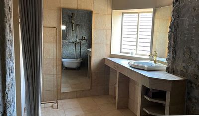 シャワルームに併設のパウダールーム。着替え、メイク室にも最適。 - Sophia(ソフィア) 【2時間から利用可】京都から25分の撮影スタジオ・ハウススタジオの室内の写真