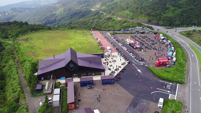 ライブ、クルマ、ファッション等のイベントも可能な映えスポット - バイカーズパラダイス南箱根