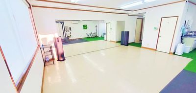 カリマ塩尻 塩尻市のレンタルスタジオ｜カリマ塩尻｜会議 ダンス セミナーにの室内の写真