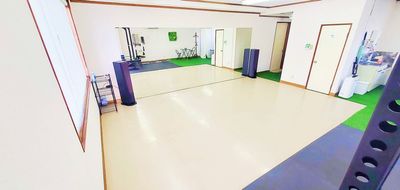 カリマ塩尻 塩尻市のレンタルスタジオ｜カリマ塩尻｜会議 ダンス セミナーにの室内の写真
