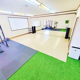 カリマ塩尻 塩尻市のレンタルスタジオ｜カリマ塩尻｜会議 ダンス セミナーにの室内の写真