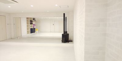 kt.Space ヨガ・ダンススタジオの室内の写真
