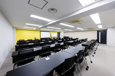 THE POINT エキニア横浜 セミナールーム『4L』の室内の写真