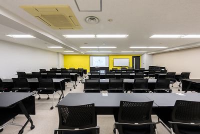 THE POINT エキニア横浜 セミナールーム『4L』の室内の写真