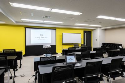 THE POINT エキニア横浜 セミナールーム『4L』の室内の写真