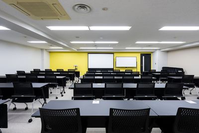 THE POINT エキニア横浜 セミナールーム『4L』の室内の写真