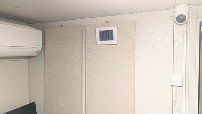 防音室内
防犯カメラ設置 - レンタボン・大山スタジオ Ａスタジオ　【エアコン・電子ピアノ付設・2.5帖】の室内の写真