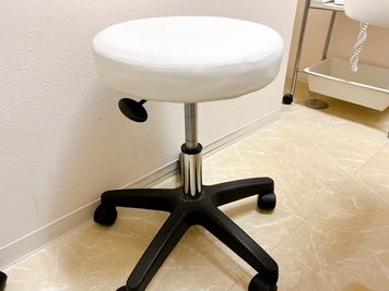 施術用椅子 - minoriba_天神大名店 レンタルサロンの設備の写真