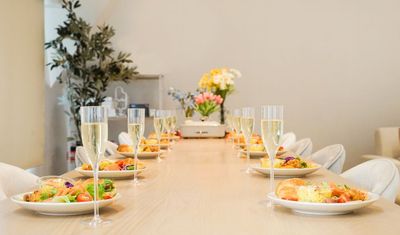 ケータリングやデリバリーもご利用可能！

※ゴミはお持ち帰りをお願いします - chill inn 新大久保【新大久保駅3分】2023年オープン chill inn新大久保【新大久保駅3分】2023年オープンの室内の写真