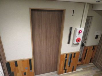 エレベーター - minoriba_日本橋四丁目店 レンタルサロンの入口の写真