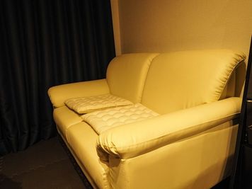 ソファー - minoriba_日本橋四丁目店 レンタルサロンの設備の写真