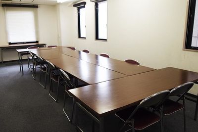 西天満　イワイビル 貸会議室の室内の写真