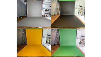 緑、黒、黄、グレーのバックペーパーをご用意しております。 - BUZZ PICT赤坂 (旧バズスタ) 必要なのは『マイカメラ』だけ！の設備の写真