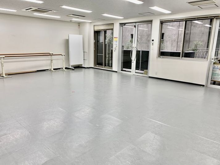 使いやすい広さ、床はリノリュームです。 - レジデンスナンワビル acdaスタジオの室内の写真