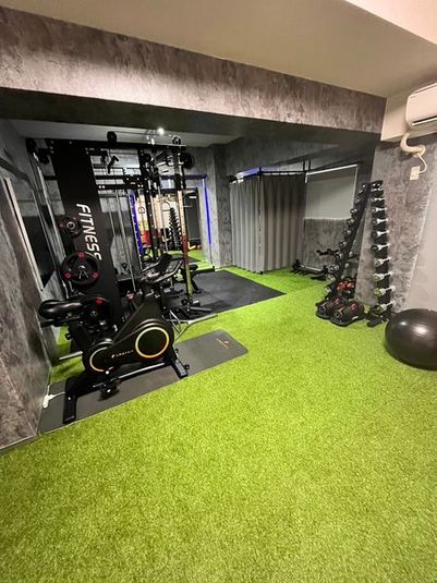 広々とした空間でトレーニングに集中できます。 - SLC MOVE　GYM＆FITNESS 【大橋駅徒歩90秒】シャワー室付きプライベートジムの室内の写真