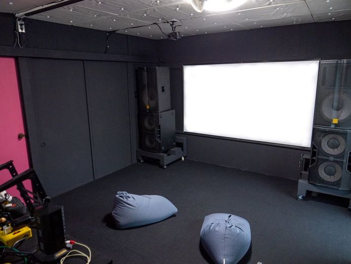 DJブース＆シアタールーム『Hermit Heritage』 - DJブース＆シアタールーム『Hermit Heritage』