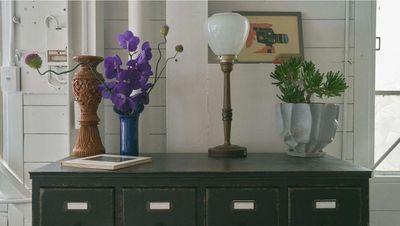 花瓶も用意してますので、お手持ちの花ですぐに空間を彩れます。 - ハイランドスタジオの室内の写真