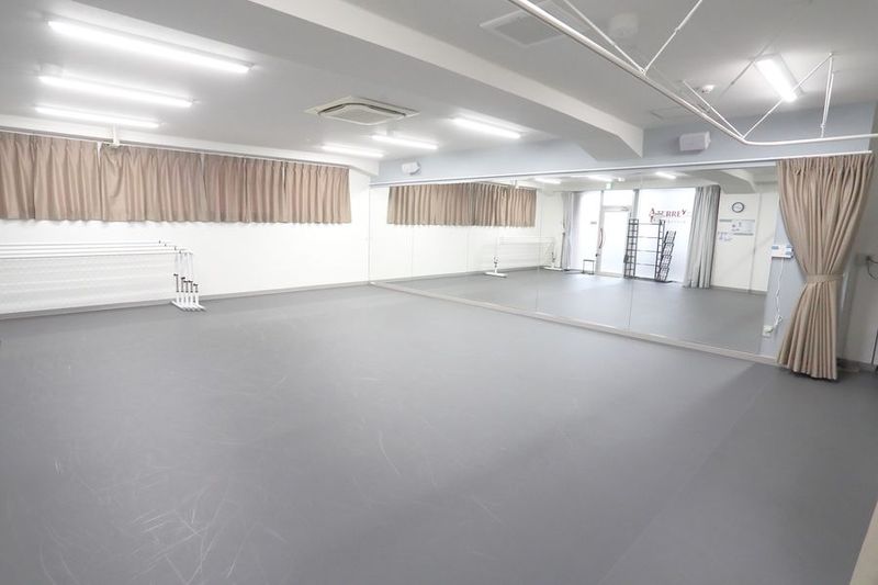 明大前駅徒歩2分　ハーレクイン社製バレエ床のレンタルスタジオ　 - アテール明大前第２スタジオ