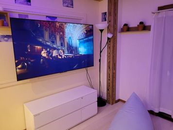 65型壁掛けテレビ - Terrace Side 新大久保 604 Space Side (604)の設備の写真