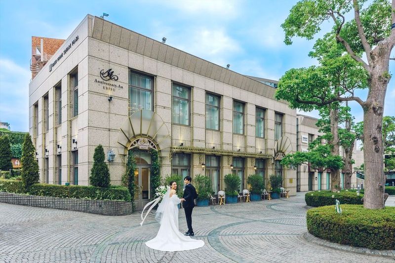 ゆるやかな時を刻むレストランを有したクラシカルな2階建ての邸宅 - Anniversary An EBISU