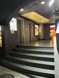 カラオケビッグエコー　神田南口店 《7名利用》会議・打ち合わせ用ワークルーム【Type L】の入口の写真