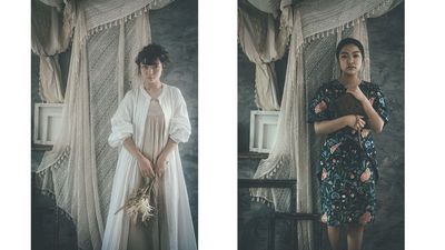アンティークカーテンを背景に - studio owl 御茶ノ水駅前店｜撮影スタジオ 10種類の背景で撮影できる機材全部無料のデザイナーズ撮影スタジオの室内の写真