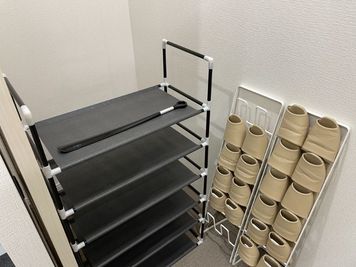 お手洗い前靴箱 - 川越・南大塚コンテナプール 外から中が見える！コンテナプールの設備の写真