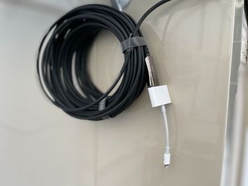 外部モニター用HDMI - 川越・南大塚コンテナプール 外から中が見える！コンテナプールの設備の写真