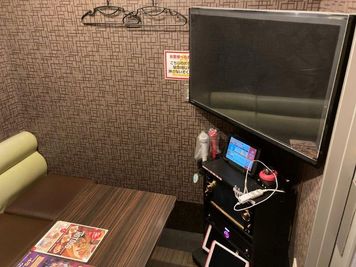 カラオケビッグエコー　なんばアムザ店 《1名用》テレワークルームの室内の写真