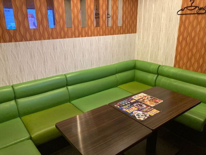 《5～8名用》会議・打ち合わせ用ルーム【サイズM】 - カラオケビッグエコー　なんばアムザ店