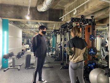 本格パーソナルトレーニングジム付き！仕事後に溜まった疲労やストレスを健康的に解消できます。 - コワーキング&イベントスペースMILLの設備の写真