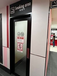 カラオケビッグエコー 野田阪神駅前店 《9～10名用》会議・打ち合わせ用ワークルーム【サイズL】の室内の写真