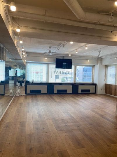 恵比寿駅近！全面鏡張り女性向け明るくオシャレなレンタルスタジオ！ - Studio TAHEAT