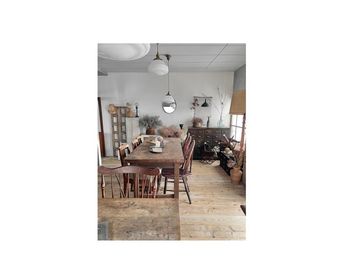 机、椅子設置バージョン(ワークショップなどに) - sumica  レンタル撮影スタジオ　レンタルギャラリー　の室内の写真