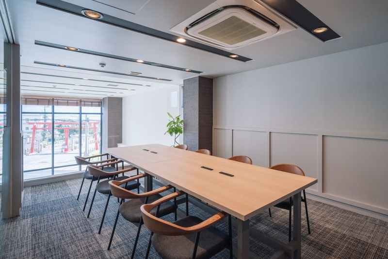 ミーティングルーム(定員８名) - howliveローヤルホテル店