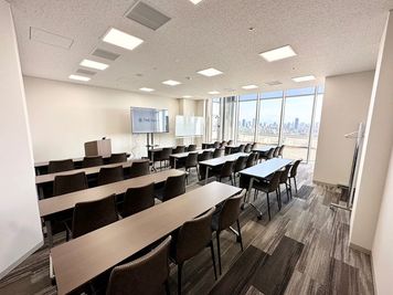 【スクール形式で33名着席可能です！】 - 【閉店】TIME SHARING 新大阪プライムタワー Room Aの室内の写真