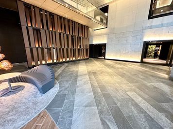 【1階ロビー】 - 【閉店】TIME SHARING 新大阪プライムタワー Room Bの入口の写真