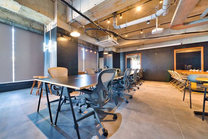 【2023年10月OPEN】ビリヤード付デザイナーズスペース - SPOT表参道青山骨董通り入口