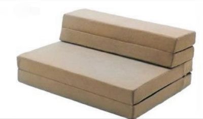 ソファーベッド
折り畳み式で横になることができます - レンタルスペースAs ～遊びも仕事もこの部屋1つで～駅近2分の隠れ家的マルチスペースの設備の写真