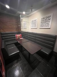 《5～8名用》【会議・打ち合わせに最適👩‍💻】電源/Wi-Fi完備/ソフトドリンク飲み放題付き☕️の完全個室！ - カラオケビッグエコー 大阪本町店