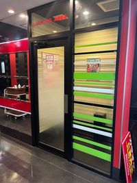 カラオケビッグエコー 大阪本町店 《5～8名用》会議・打ち合わせ用ルーム【サイズM】の室内の写真