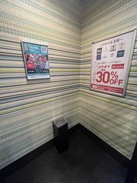 カラオケビッグエコー 大阪本町店 《5～8名用》会議・打ち合わせ用ルーム【サイズM】の室内の写真