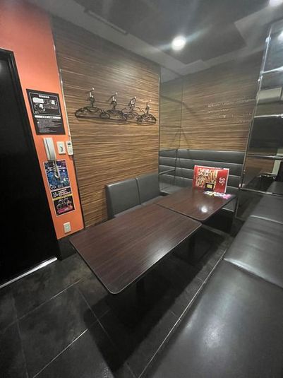 《9～10名用》会議・打ち合わせ用ワークルーム【サイズL】 - カラオケビッグエコー 大阪本町店