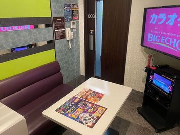 カラオケビッグエコー 淀屋橋駅前店 《1名用》テレワークルームの室内の写真