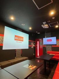カラオケビッグエコー 天六店 《9～10名用》会議・打ち合わせ用ワークルーム【サイズL】の室内の写真