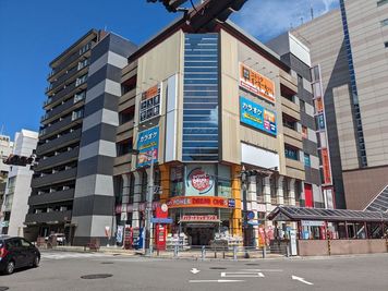 カラオケビッグエコー 瓦町店 《1名用》テレワークルームの室内の写真