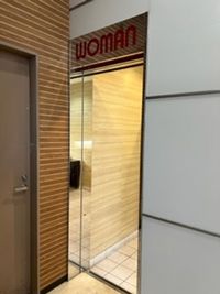 カラオケビッグエコー 屋島店 《1名用》テレワークルームの室内の写真