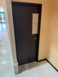 カラオケビッグエコー レインボー店  《1名用》テレワークルームの室内の写真