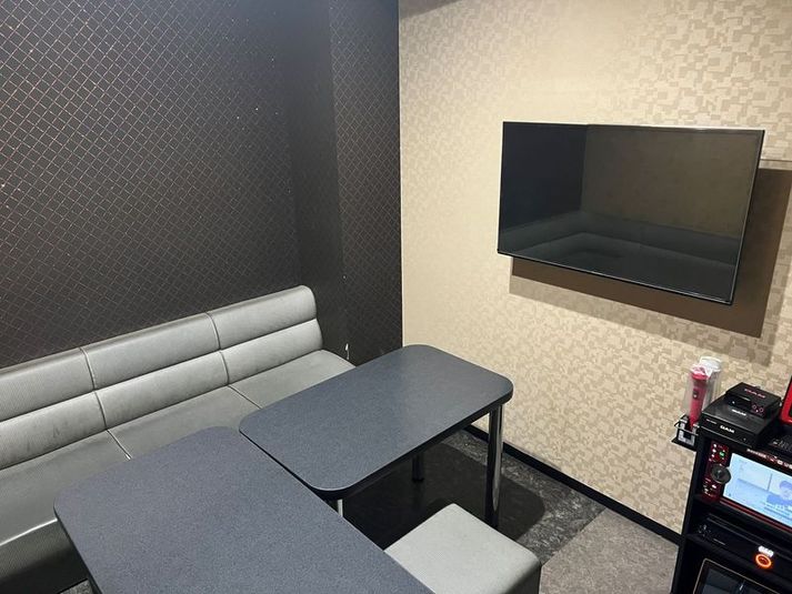 《5～8名用》会議・打ち合わせ用ルーム【サイズM】 - カラオケビッグエコー レインボー店 